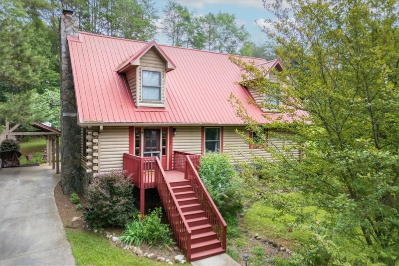 Property image 5 of 305 Mt Bay Drive in Foxwood Hills/Mt Bay Estates, Westminster, SC 29693