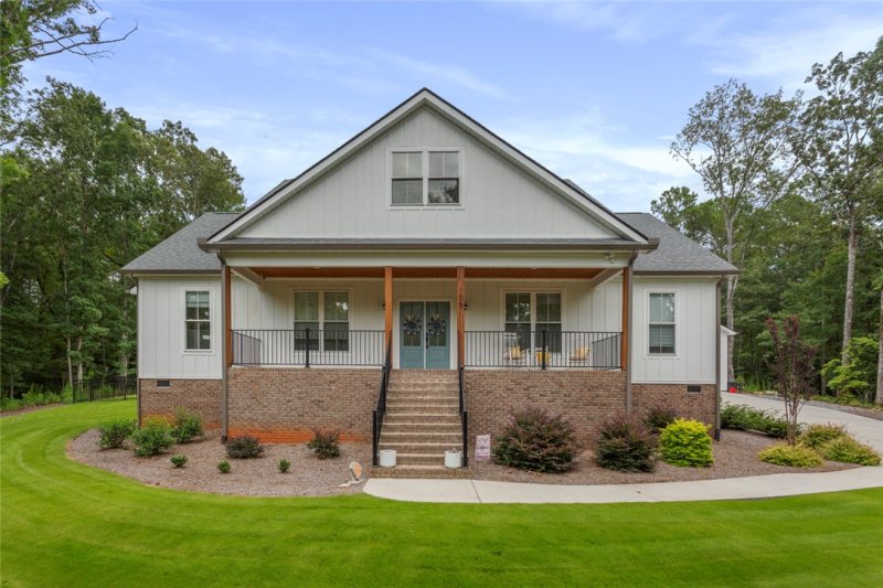 Property image 2 at 105 Edens Shoals Court, Six Mile, SC 29682