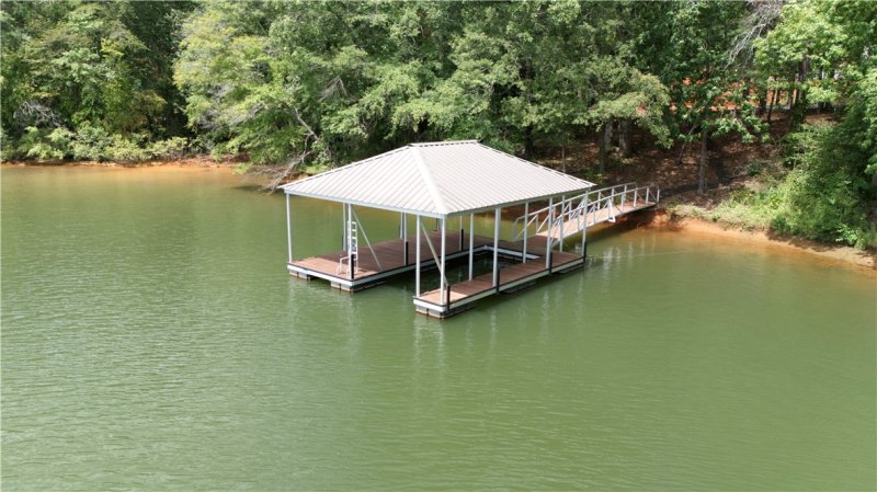 Four Pointes North, Salem community