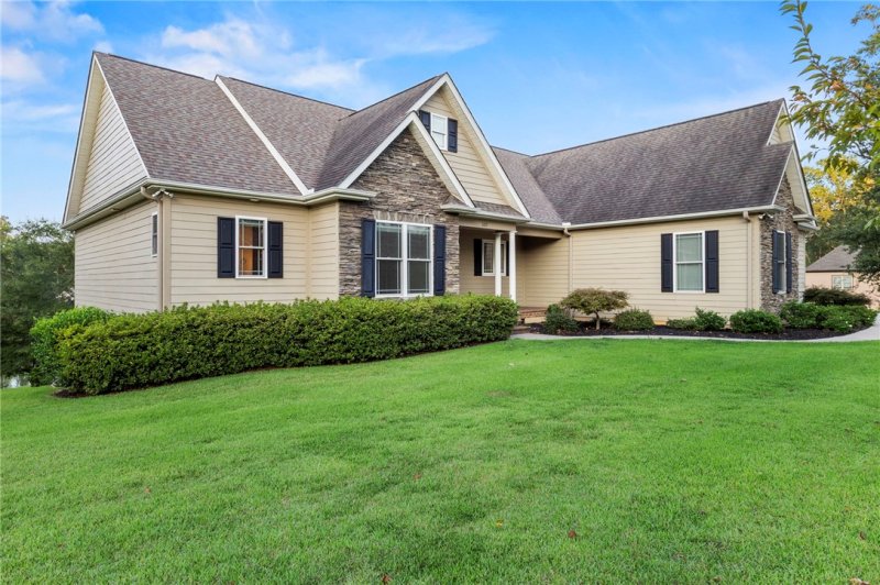 Property image 2 at 137 Crawford Lake Drive, Easley, SC 29642