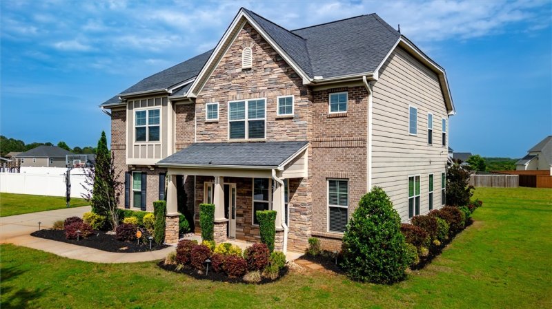 Property image 3 at 606 N Meadows Lane, Easley, SC 29642