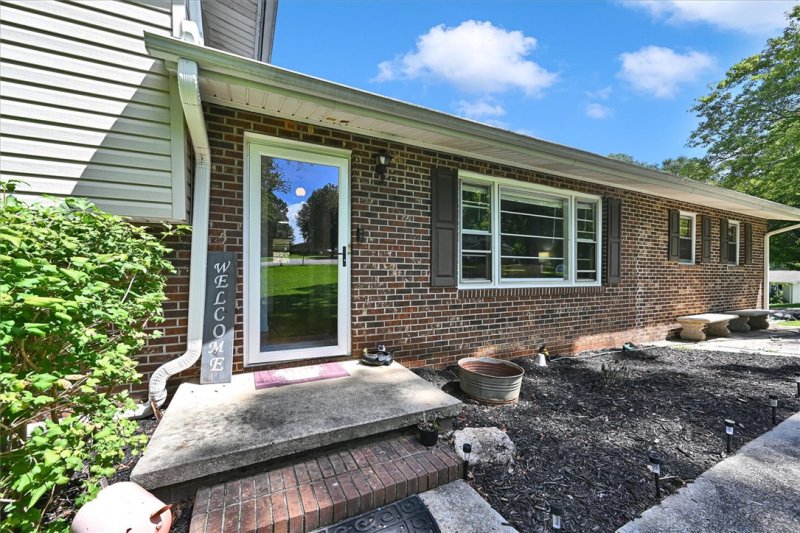 Property image 2 at 107 Meadow Lane, Liberty, SC 29657