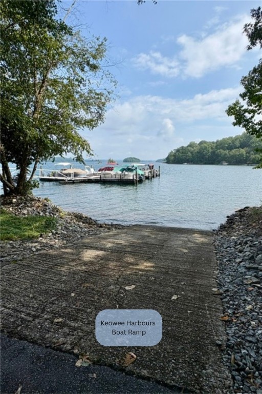 Property image 5 of 126 Beacon Ridge Circle in Keowee Harbours, Salem, SC 29676