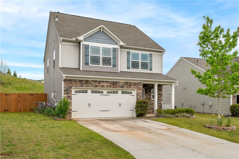 Property image 2 at 144 Caledonia Drive, Easley, SC 29642