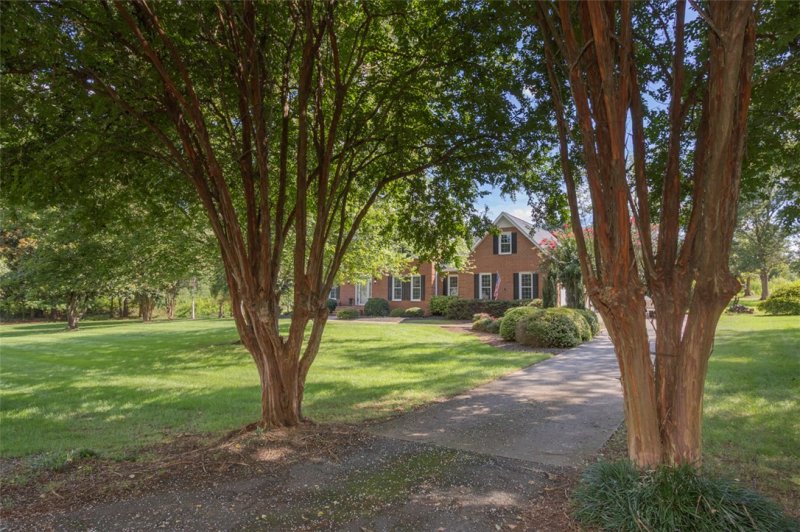 Property image 2 of 4204 Weatherstone Way in Harpers Ridge, Anderson, SC 29621