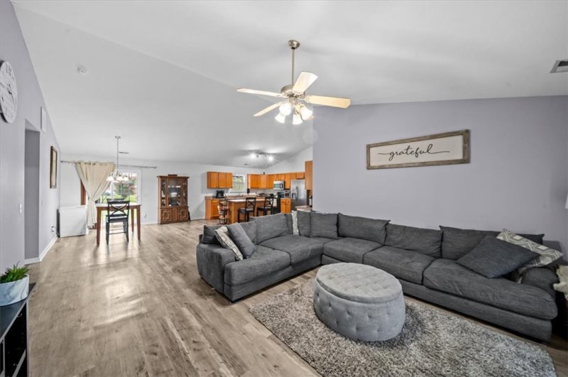 Property image 4 at 100 Sterling Bridge Road, Greenville, SC 29611