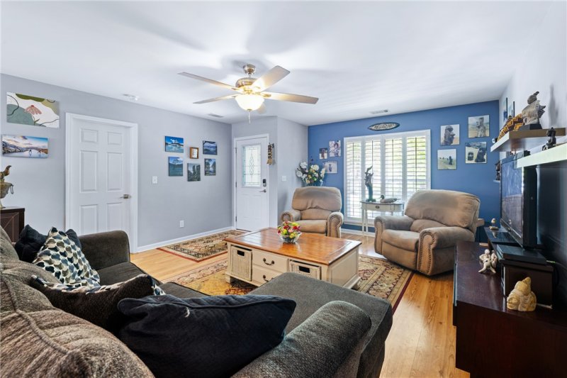 Property image 4 at 107 Point Place Drive, Westminster, SC 29693