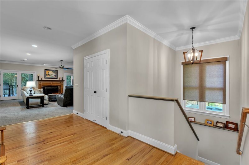 Property image 4 of 307 Fairway Drive in Club Ridge, Pickens, SC 29671