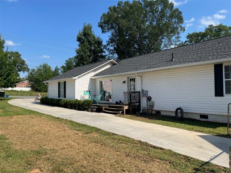 Property image 5 at 125 Palmeto Parkway, Belton, SC 29627