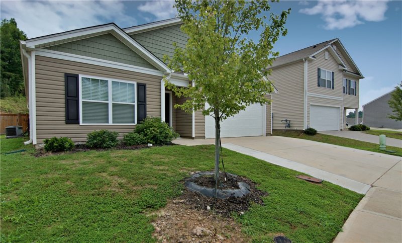 Property image 2 at 233 Ashwood Way, Easley, SC 29640