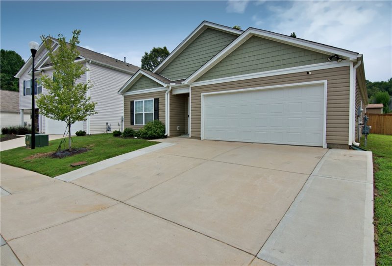 Property image 3 at 233 Ashwood Way, Easley, SC 29640