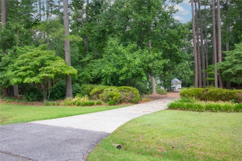 Property image 2 at 128 Laurel Lane, Pendleton, SC 29670