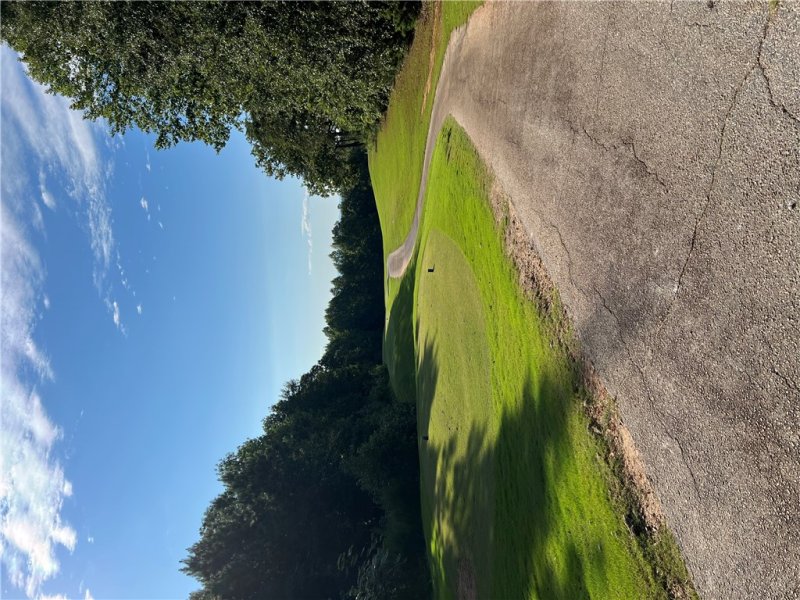 Property image 5 of 909 S Hogan Drive in Chickasaw Point, Westminster, SC 29693