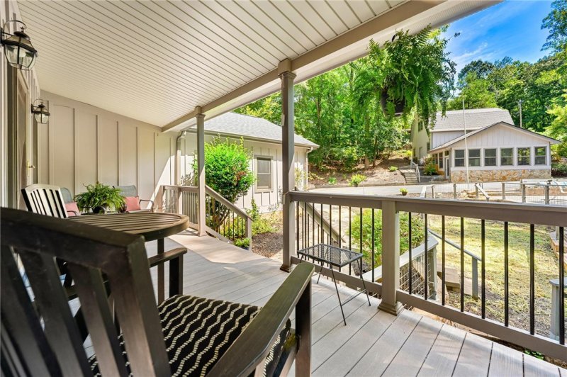 Property image 5 of 600 Point Road in Chickasaw Point, Westminster, SC 29693