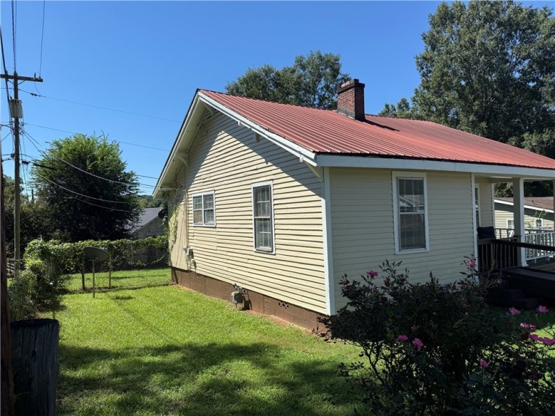 Property image 2 of 211 Richey Street in Appleton Mill V, Anderson, SC 29625