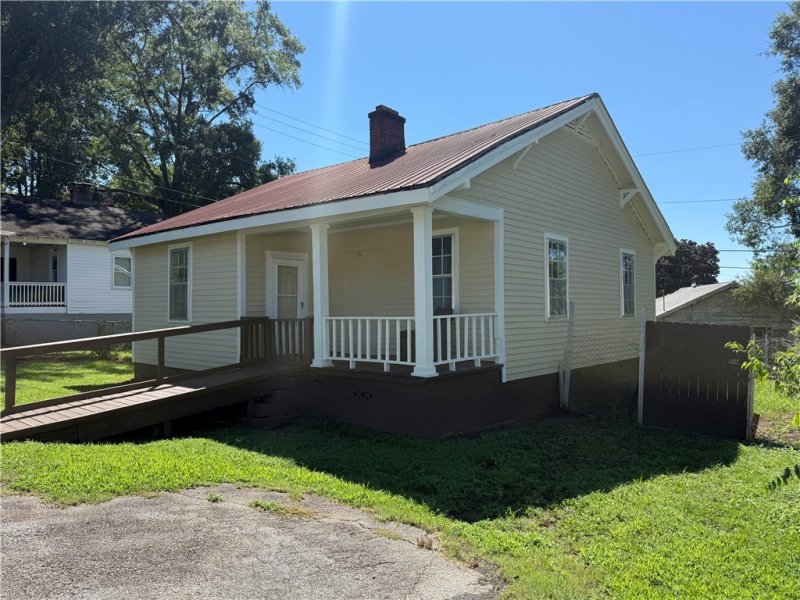 Property image 3 of 211 Richey Street in Appleton Mill V, Anderson, SC 29625