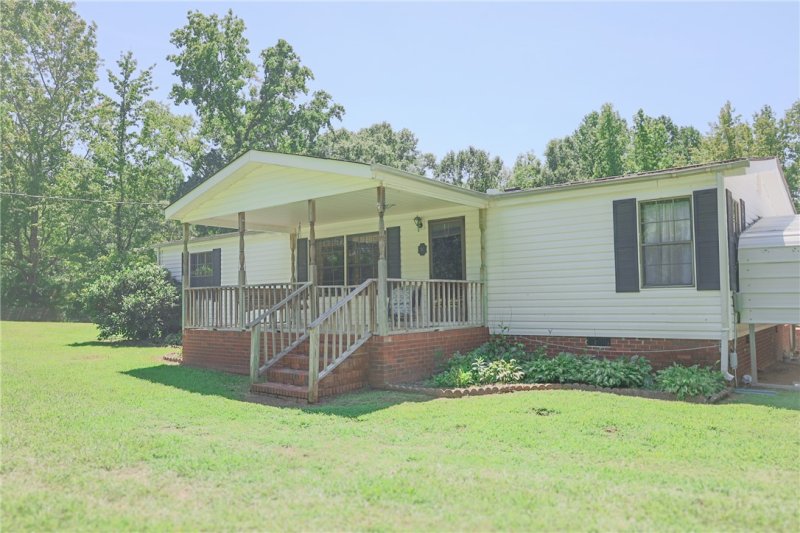 Property image 2 at 530 Farmer Street, Starr, SC 29684