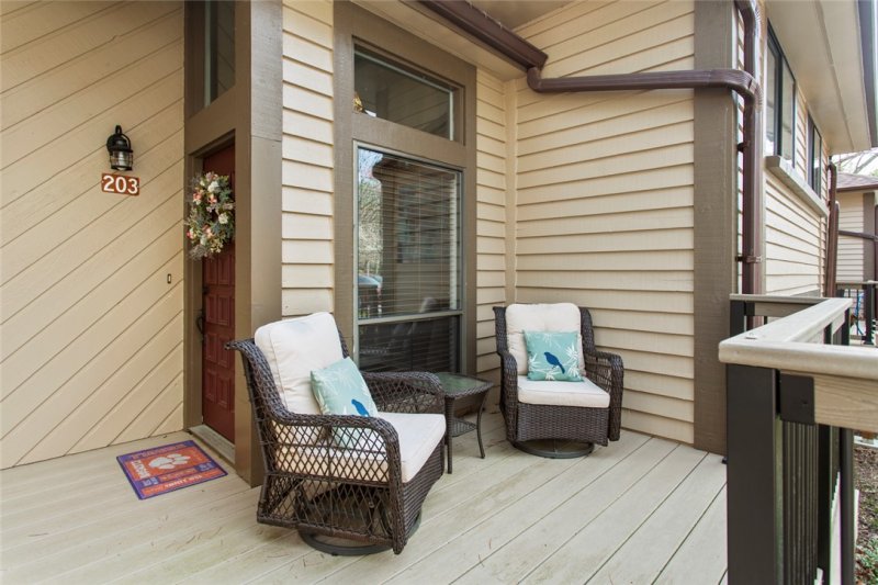 Property image 3 of 203 W Blue Heron Drive in Keowee Key, Salem, SC 29676