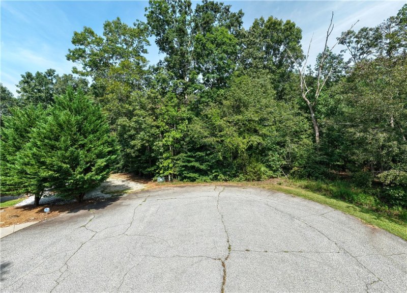 218 High Meadows Drive