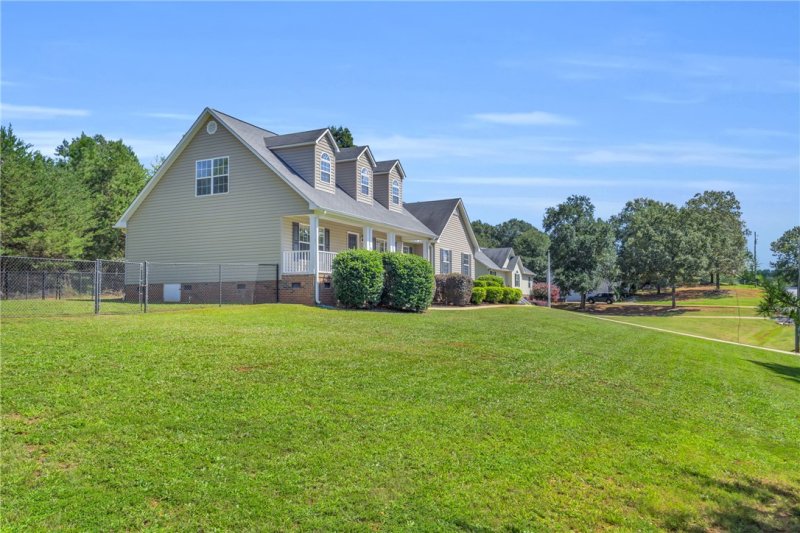 Property image 3 at 101 Richfield Drive, Anderson, SC 29625