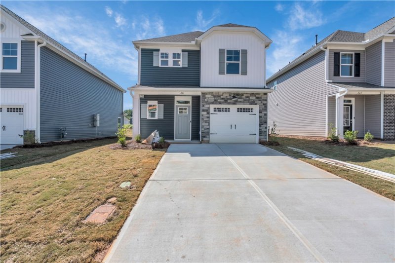 Property image 2 at 221 Brown Circle, Easley, SC 29642