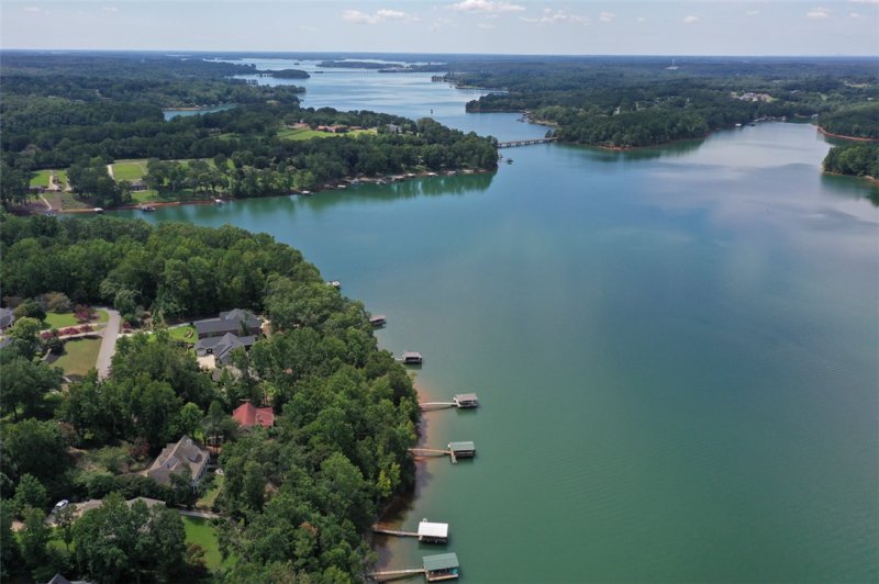 Property image 4 of 1310 Hunters Trail in Hunters Trail, Anderson, SC 29625