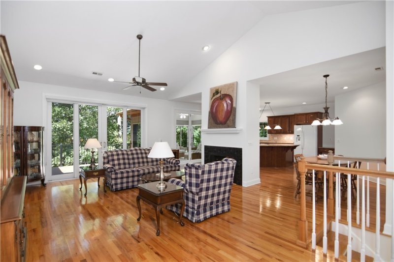 Property image 4 of 19 Passage Lane in Keowee Key, Salem, SC 29676