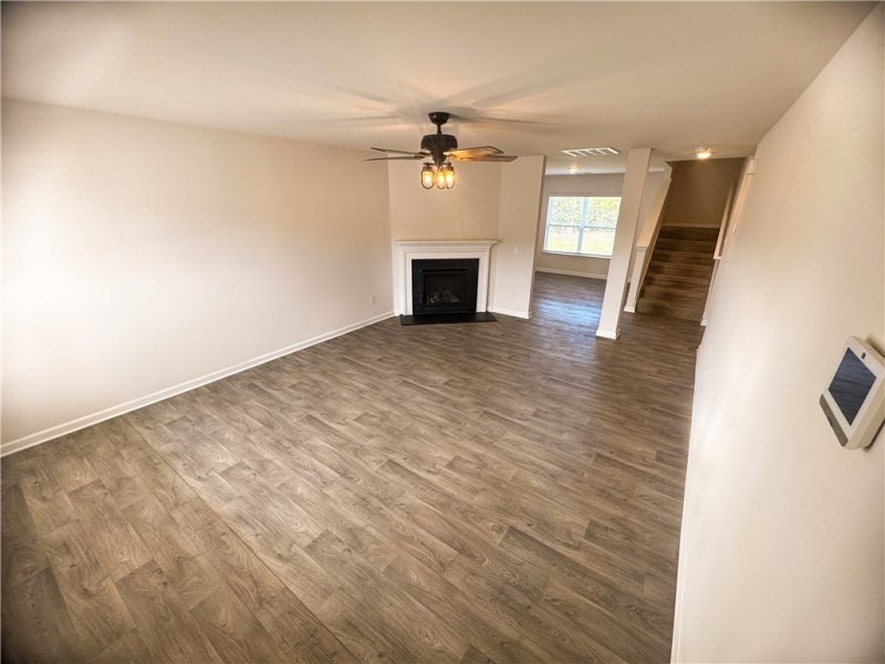 Property image 2 of 403 Sweetgrass Lane in Cambridge Walk, Piedmont, SC 29673