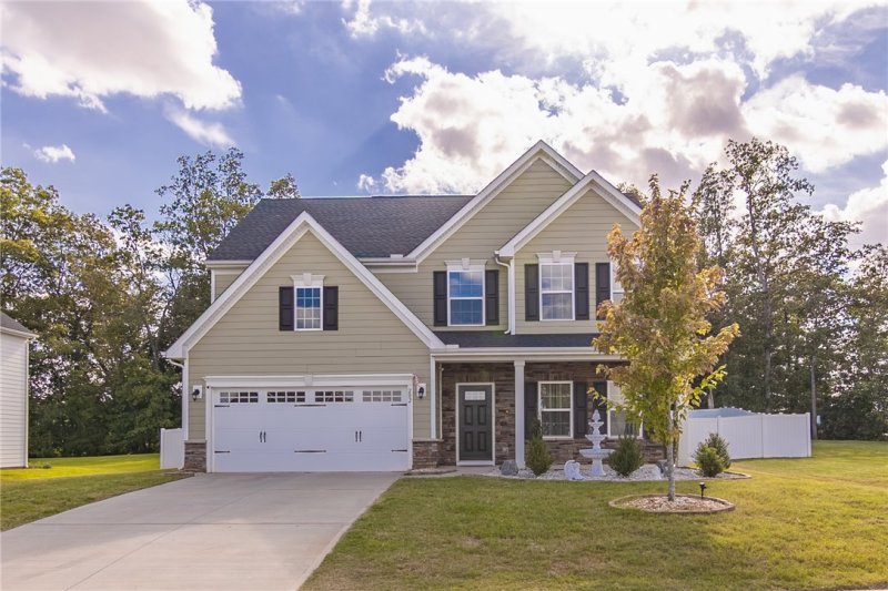 Bronson Ridge, Anderson Community