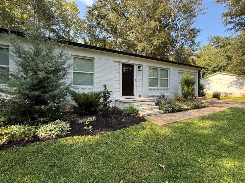 Property image 2 at 837 N Andover Drive, Walhalla, SC 29691