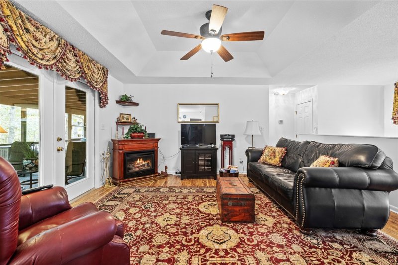 Property image 5 of 120 Warpaint Lane in Chickasaw Point, Westminster, SC 29693