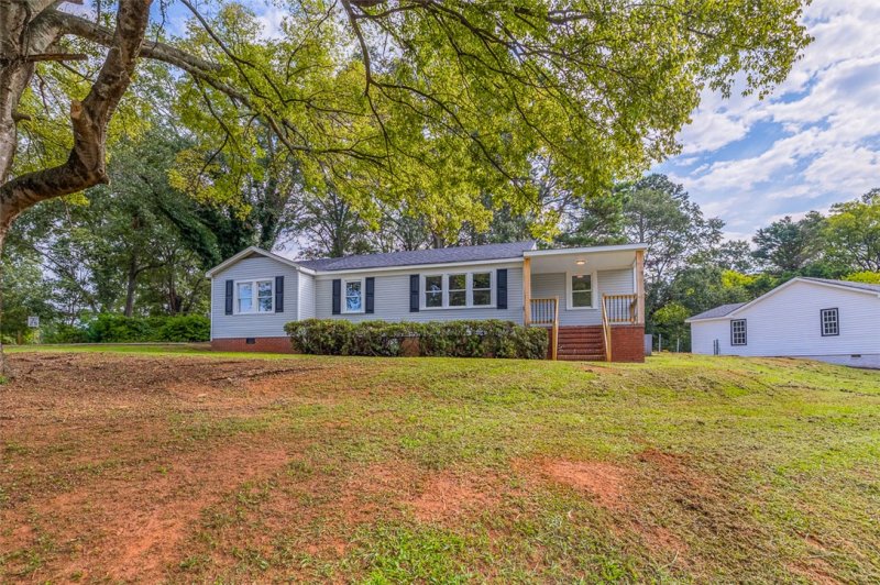 Property image 3 of 1046 Jackson Street in Evergreen Hills, Anderson, SC 29625