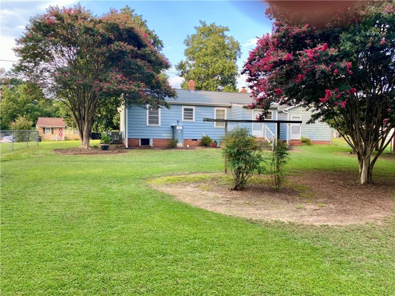 Property image 4 of 205 Stone Drive in Evergreen Hills, Anderson, SC 29625