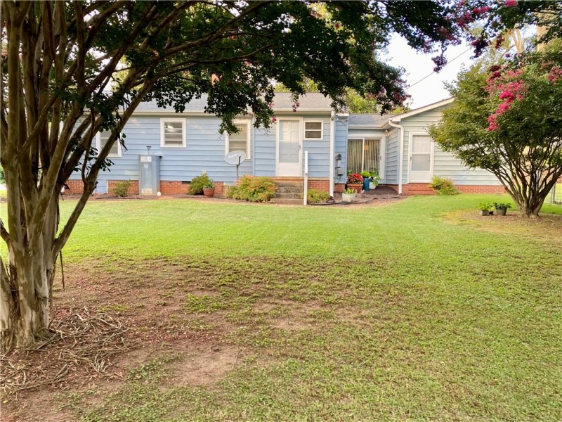 Property image 5 of 205 Stone Drive in Evergreen Hills, Anderson, SC 29625