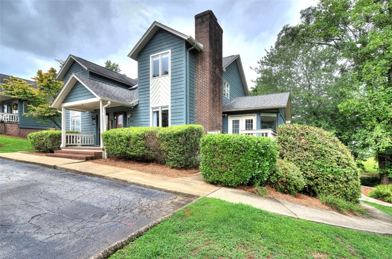 Property image 4 at 105 B Fairway Oaks Lane, Easley, SC 29642