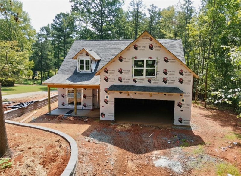 Property image 2 of 706 S Hogan Drive in Chickasaw Point, Westminster, SC 29693