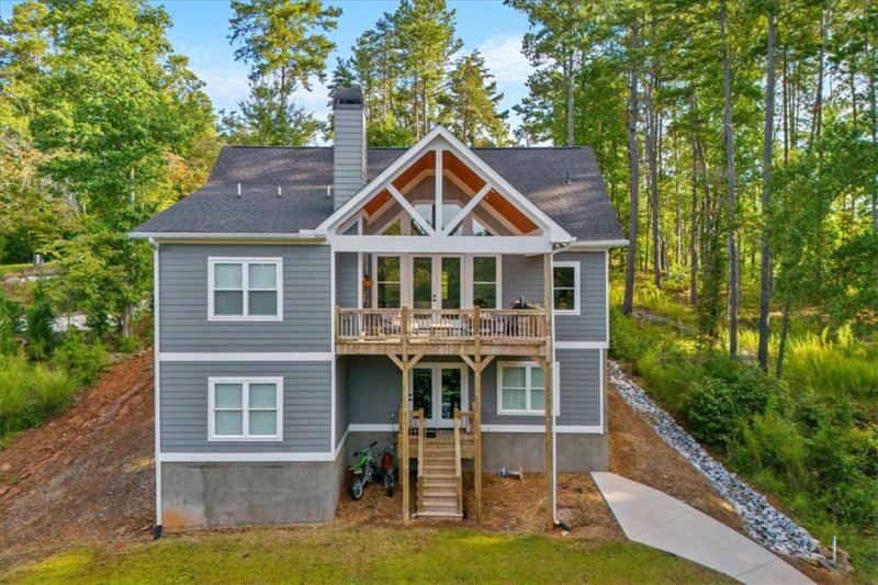 Property image 2 of 545 Peninsula Road in Peninsula Pointe South, West Union, SC 29696