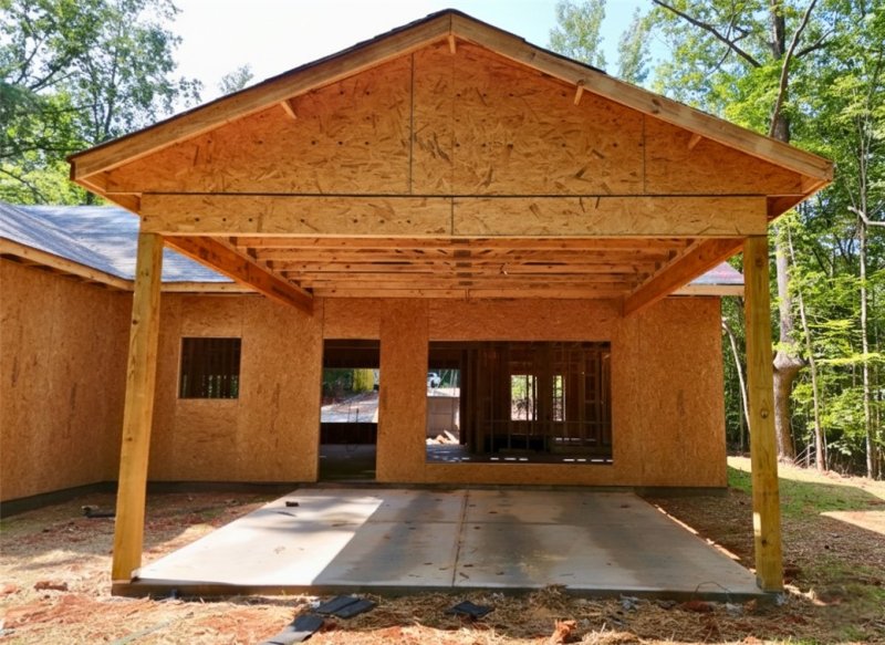 Property image 4 of 1012 E Laurel Drive in Chickasaw Point, Westminster, SC 29693