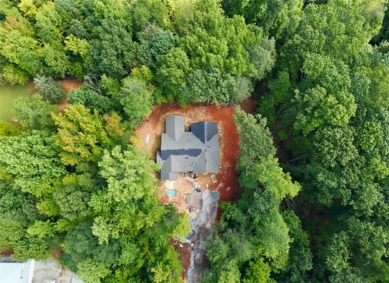 Property image 5 of 1012 E Laurel Drive in Chickasaw Point, Westminster, SC 29693