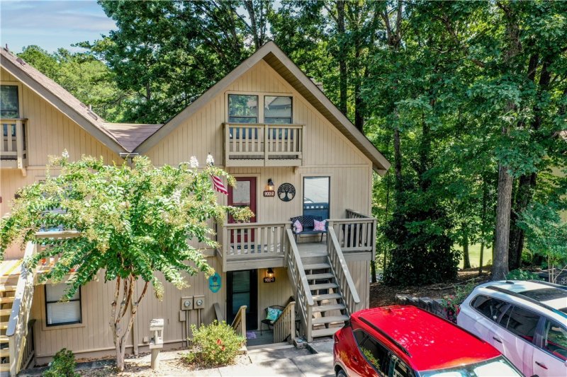 Property image 5 of 900 Captains Cove Court in Keowee Key, Salem, SC 29676