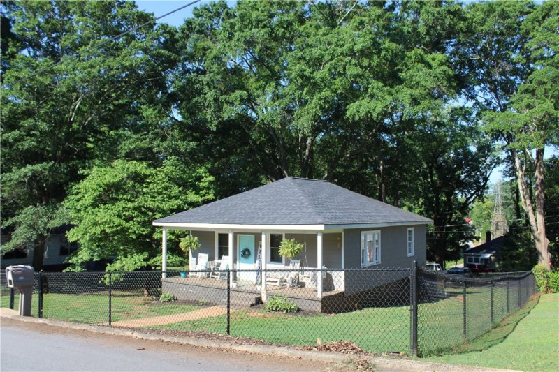 Property image 3 of 113 Ryan Street in Alice, Easley, SC 29640