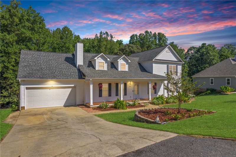 Mallard Green, Piedmont Community