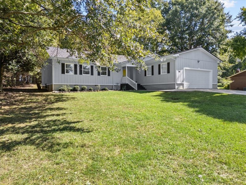 Property image 2 at 305 Woodfield Drive, Easley, SC 29642