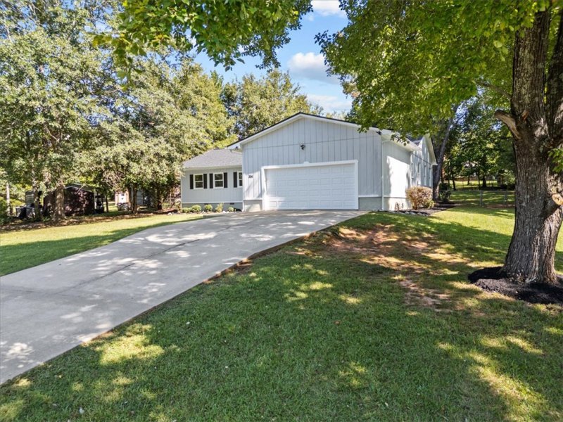 Property image 3 at 305 Woodfield Drive, Easley, SC 29642