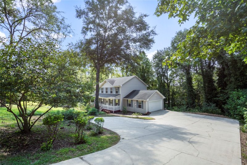 Property image 4 of 232 Camelot Road in Camelot, Clemson, SC 29631