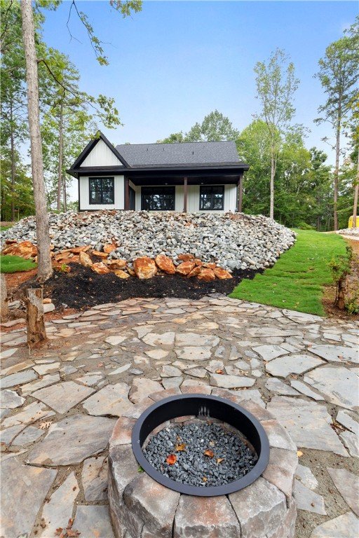 Property image 3 of 407 Blue Ridge Court in Foxwood Hills/Mt Bay Estates, Westminster, SC 29693