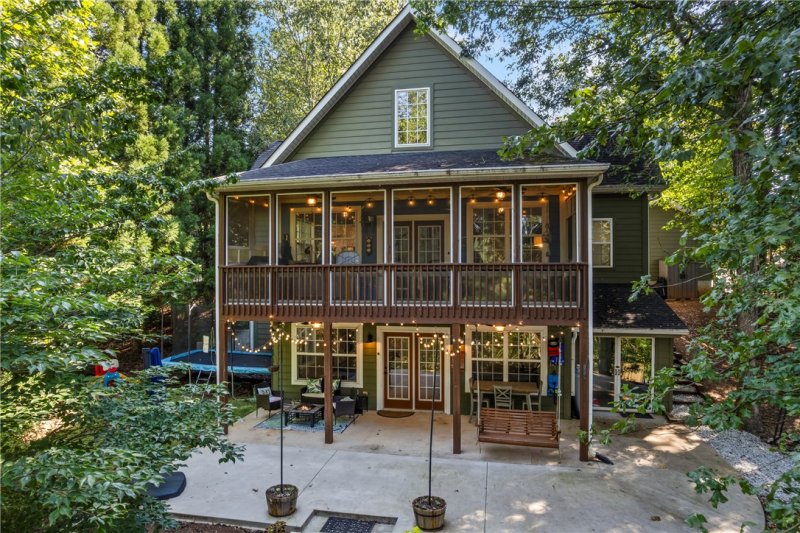 141 W Waters Edge Lane