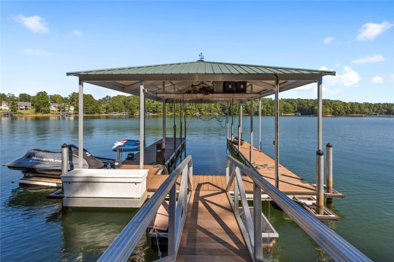 Property image 2 of 509 Peninsula Road in Peninsula Pointe North, West Union, SC 29696