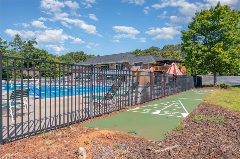 Property image 3 at 305 W Sheffield Drive, Westminster, SC 29693