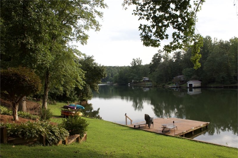 Property image 2 of 633 N Lake Drive in Whitewater Lake, Salem, SC 29676